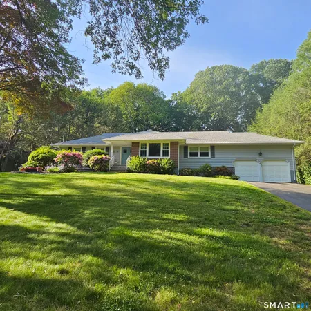 $775,000 | 85 Canterbury Lane, Trumbull, CT 06611