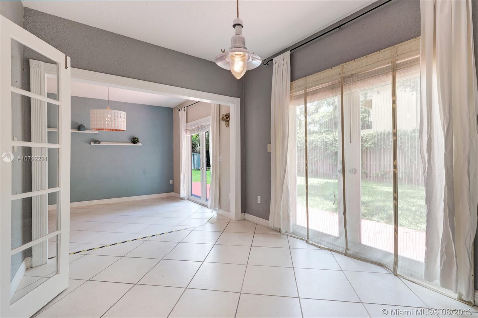 5495 Southwest 68th Avenue Miami, FL 33155 - Photo 12 of 35