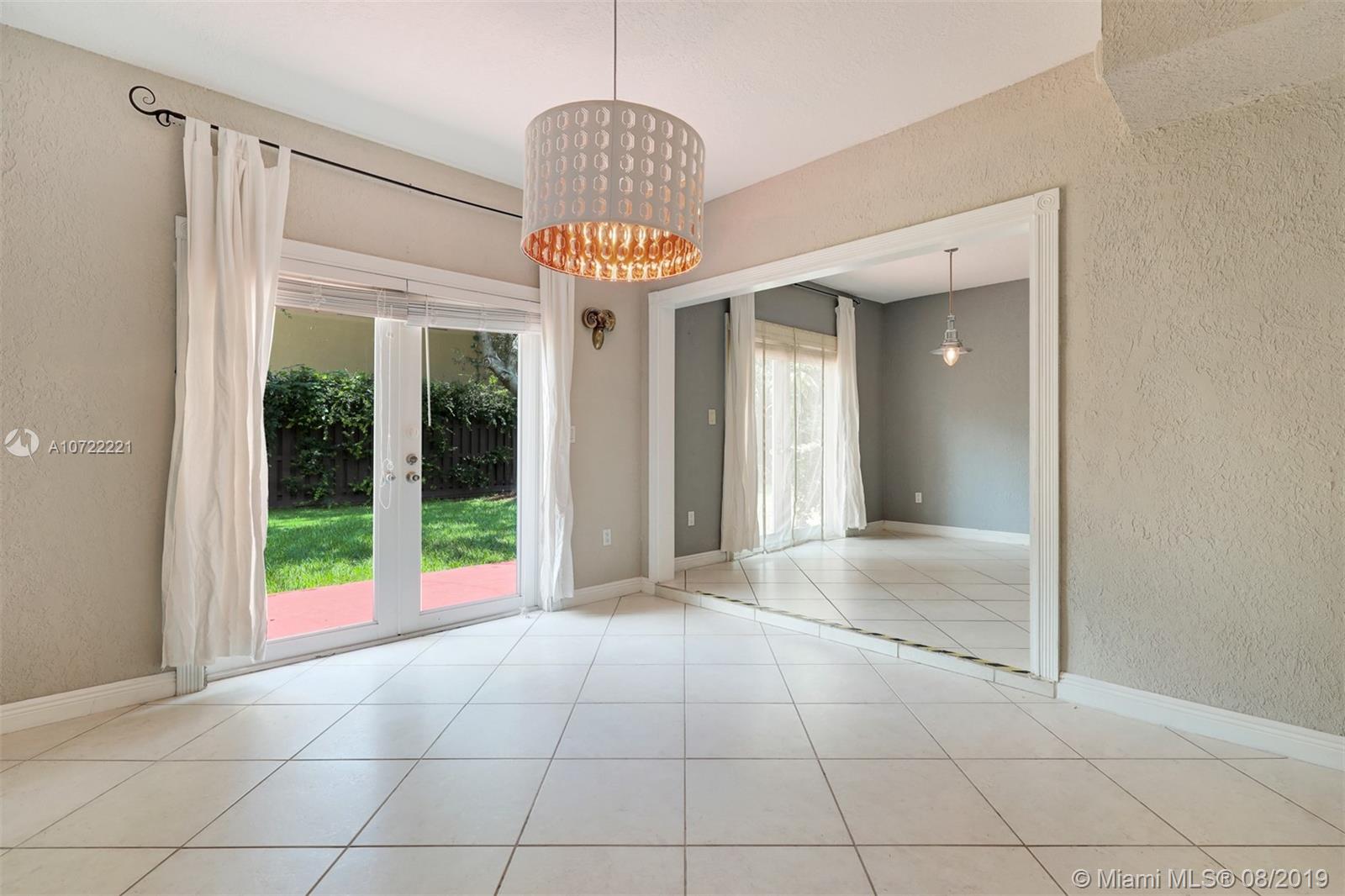 5495 Southwest 68th Avenue Miami, FL 33155 - Photo 15 of 35