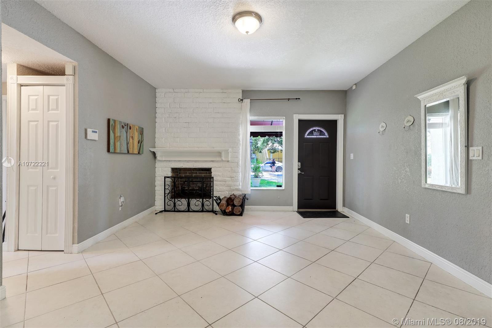 5495 Southwest 68th Avenue Miami, FL 33155 - Photo 5 of 35
