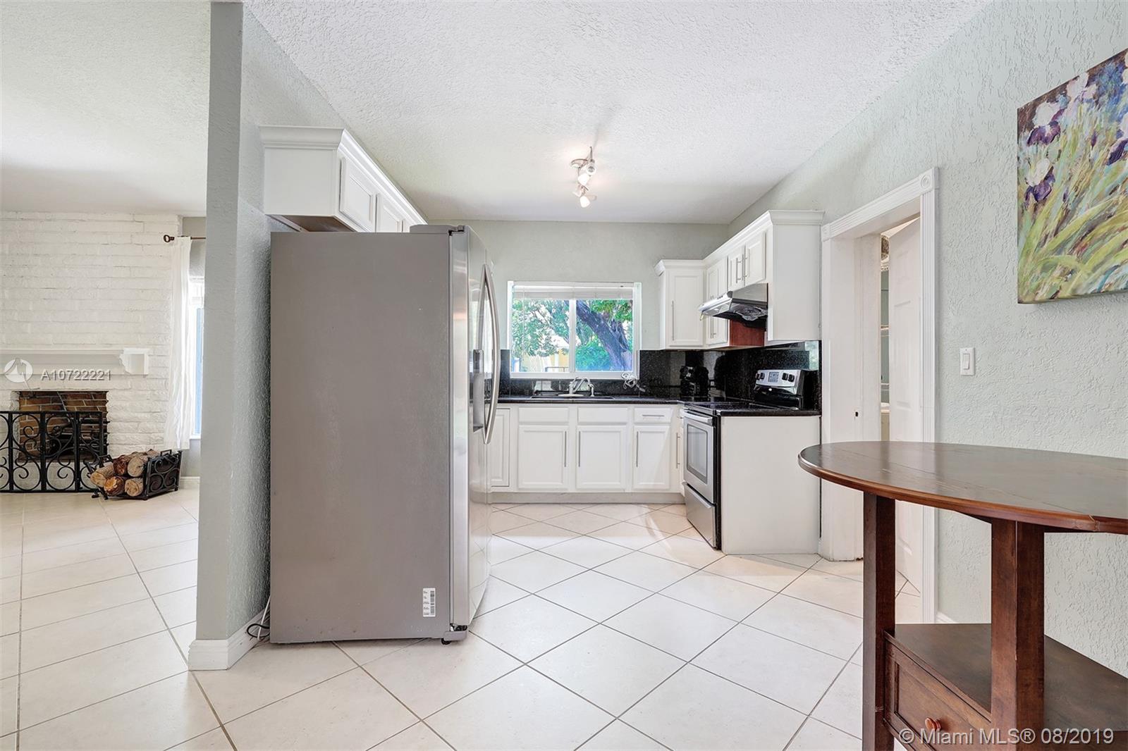 5495 Southwest 68th Avenue Miami, FL 33155 - Photo 8 of 35
