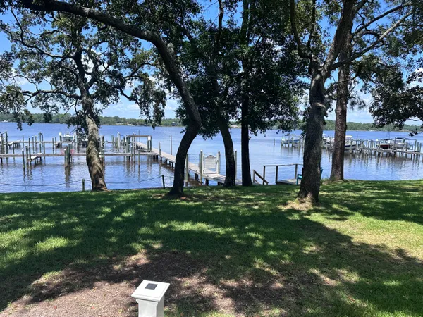 $445,500 | 7202 Majestic Boulevard, Navarre, FL 32566