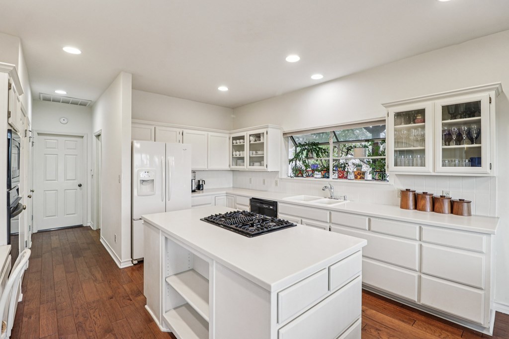 1904 Summit Ridge Drive Kerrville, TX 78028 - Photo 19 of 67