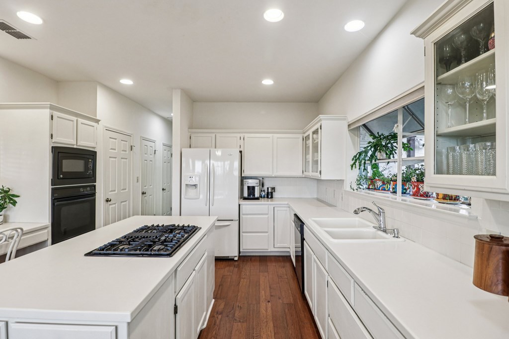 1904 Summit Ridge Drive Kerrville, TX 78028 - Photo 20 of 67