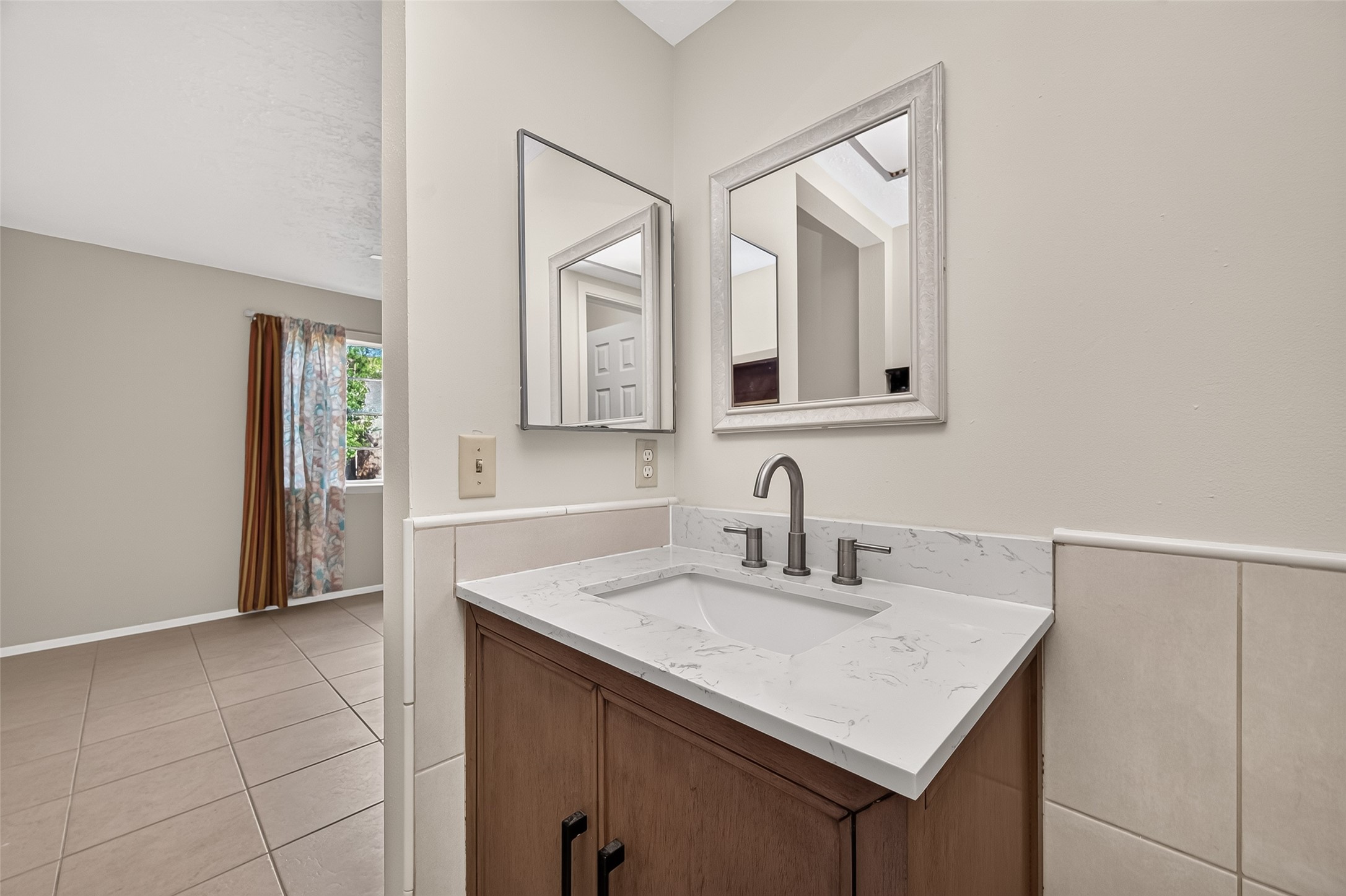8638 Little River Road Houston, TX 77064 - Photo 26 of 39 Primary Bath