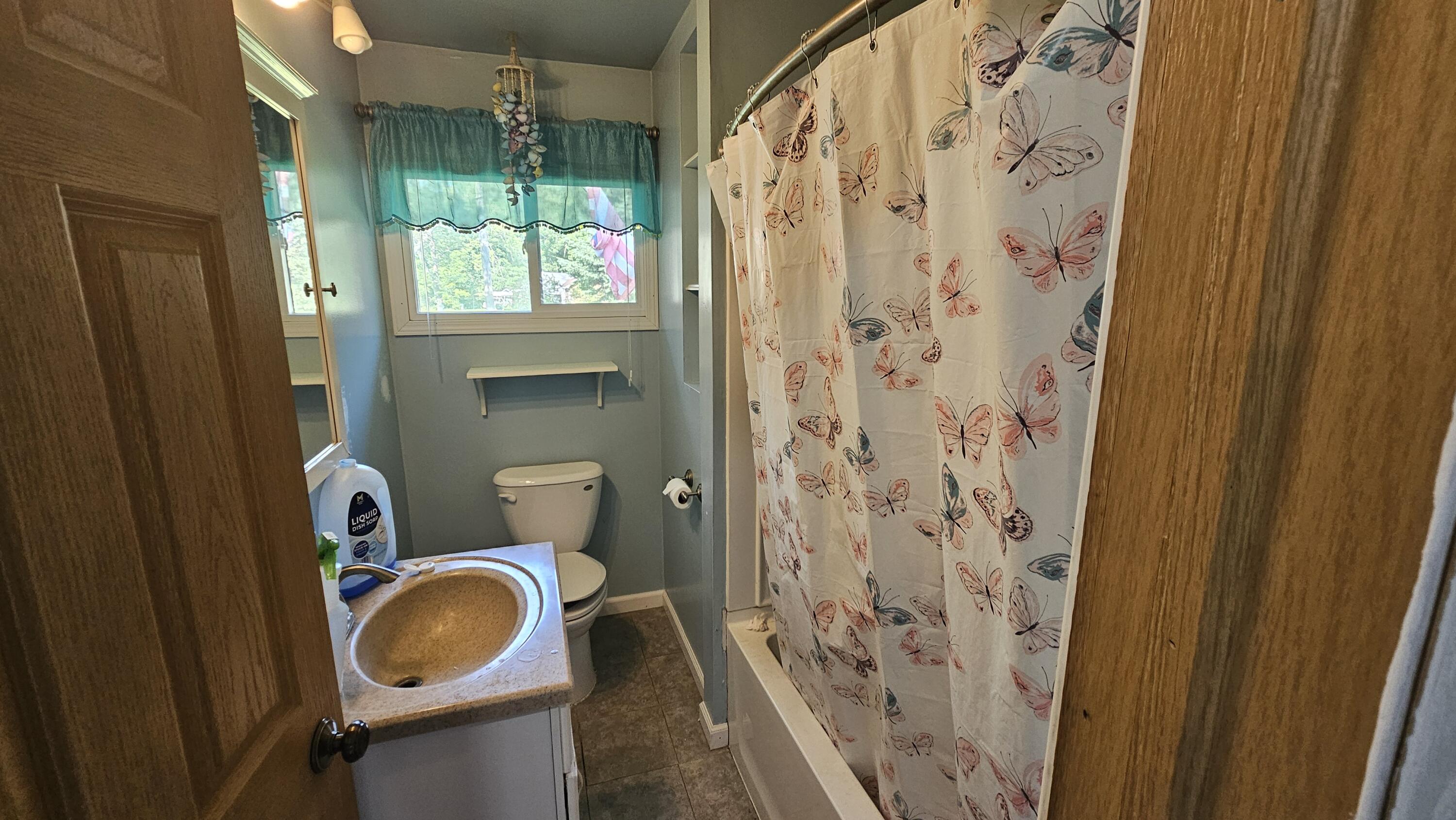 3819 Nazareth Road Kalamazoo, MI 49004 - Photo 6 of 11 Bath 1