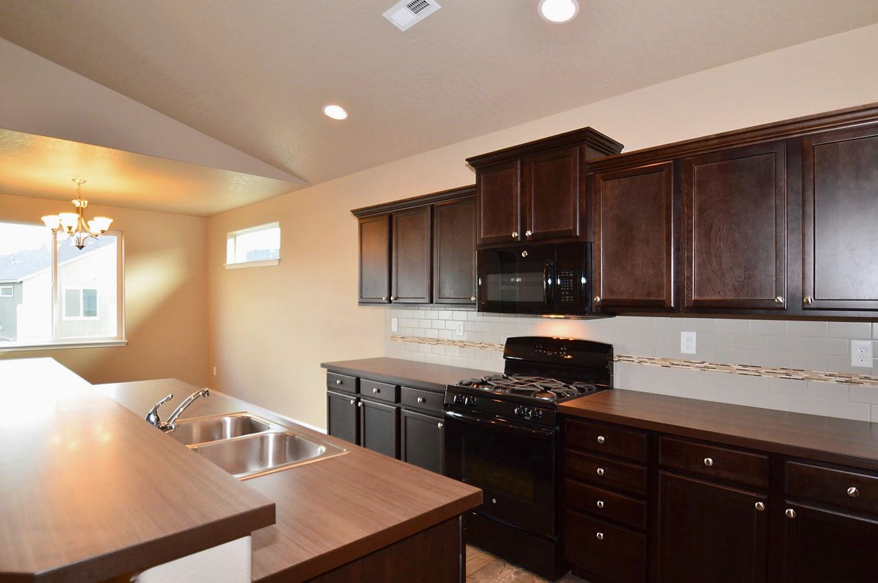 911 South Soda Road Spokane, WA 99224 - Photo 5 of 10