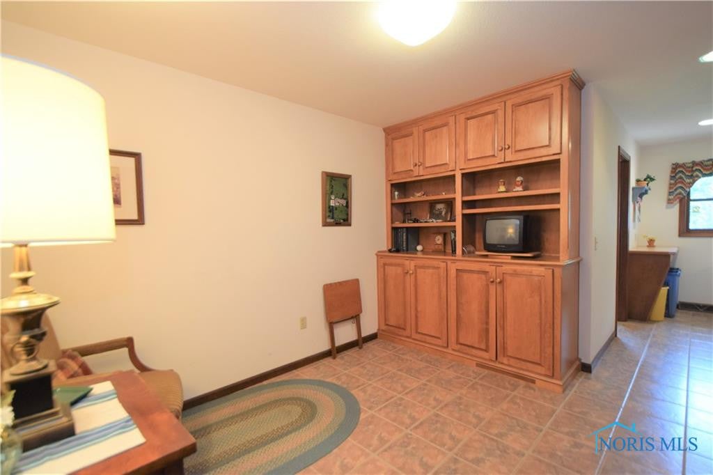 3047 Albon Road Maumee, OH 43537 - Photo 35 of 49 Gallery Image 35