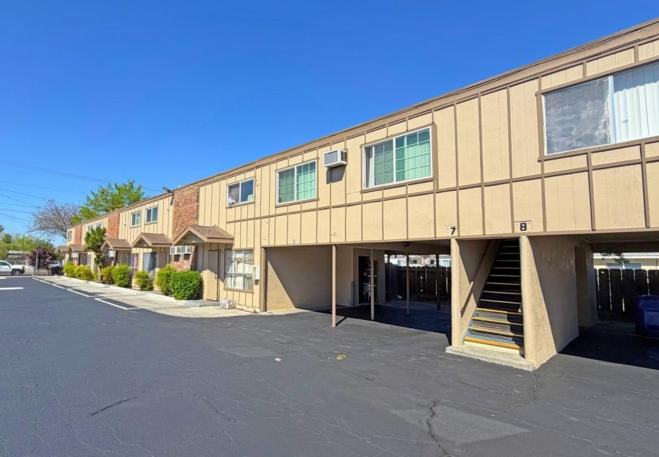 1002 Geer Road Turlock, CA 95380 - Photo 3 of 9