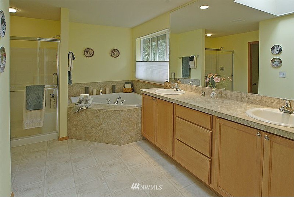 2102 241st Street Southwest Bothell, WA 98021 - Photo 15 of 18