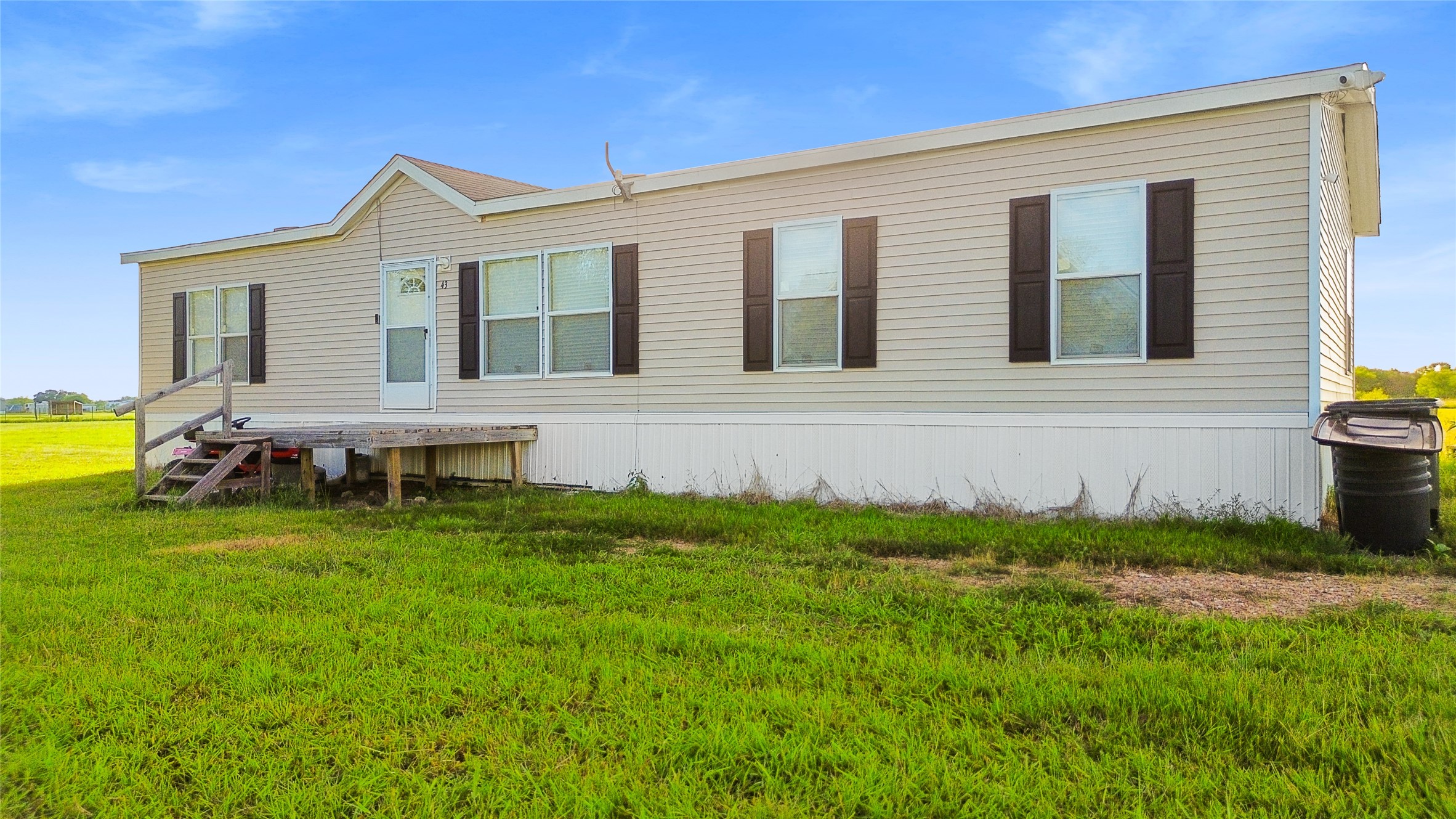43 Ironwood Road Victoria, TX 77904 - Photo 3 of 21 a view of a house with a backyard