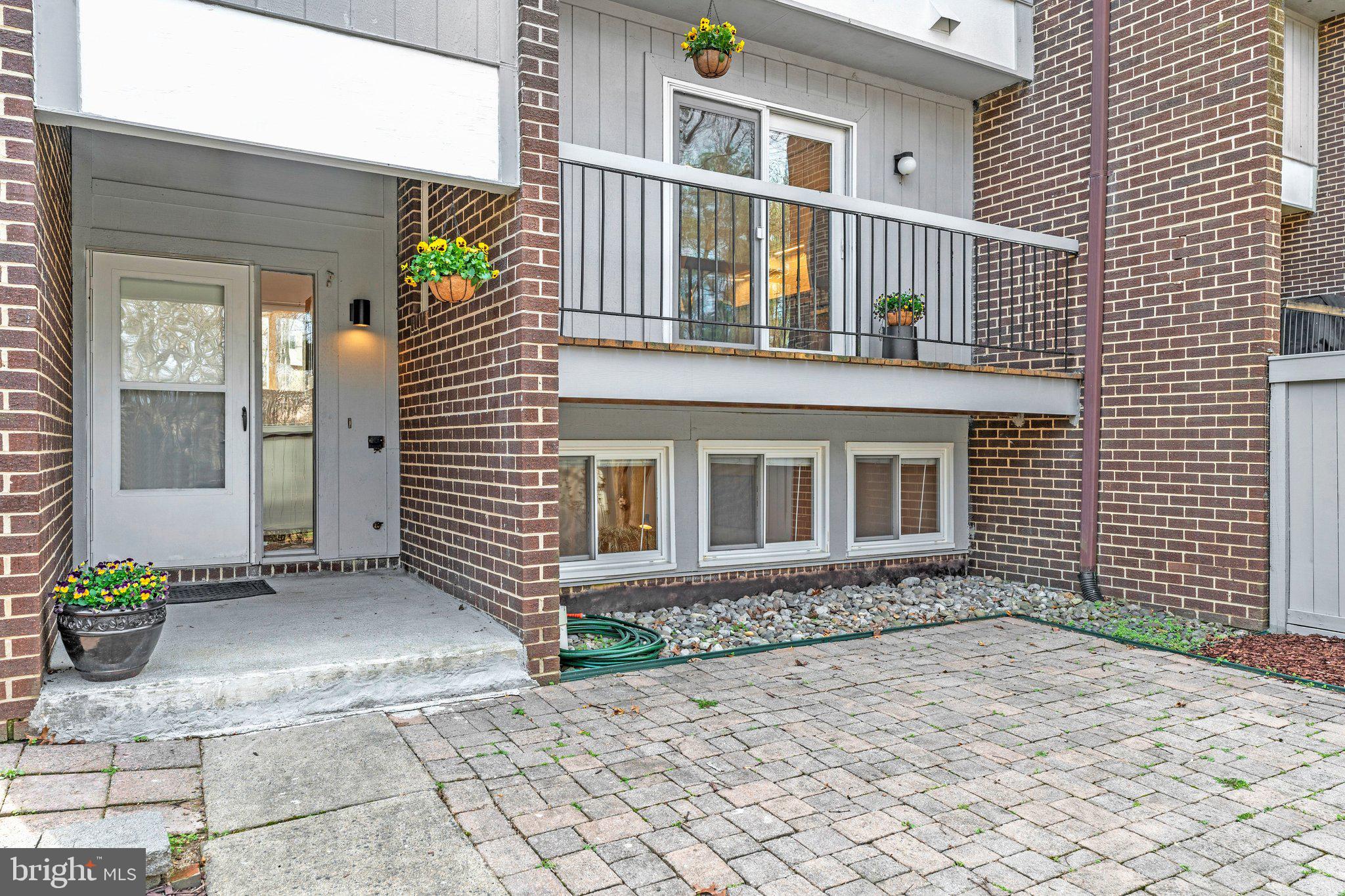 12021 Insha Court Reston, VA 20191 - Photo 2 of 33