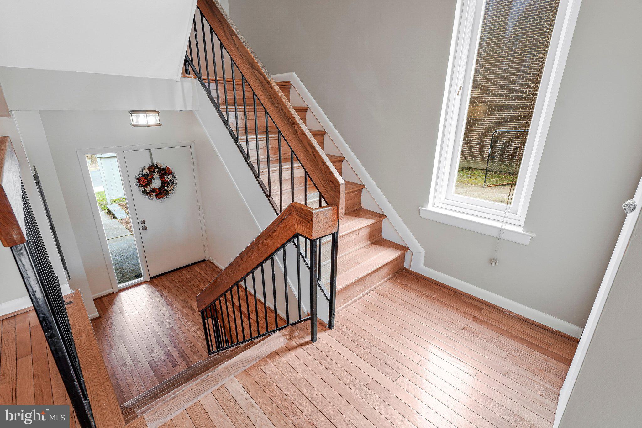 12021 Insha Court Reston, VA 20191 - Photo 5 of 33