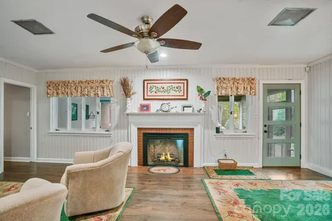 $634,900 | 560 11th Ave Circle Northwest, Hickory, NC 28601
