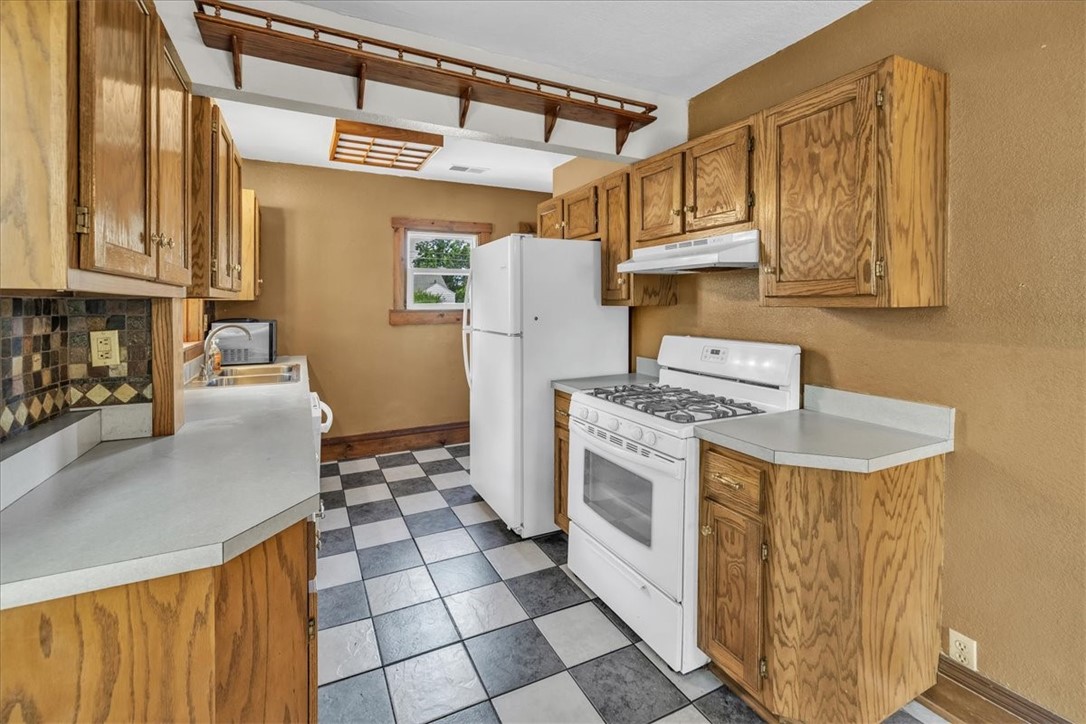 3320 Chestnut Avenue Decatur, IL 62521 - Photo 9 of 26