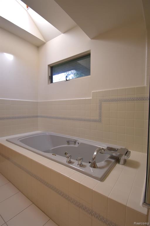 9555 Shell Beach Road Pinckney, MI 48169 - Photo 23 of 25 Gallery Image 23