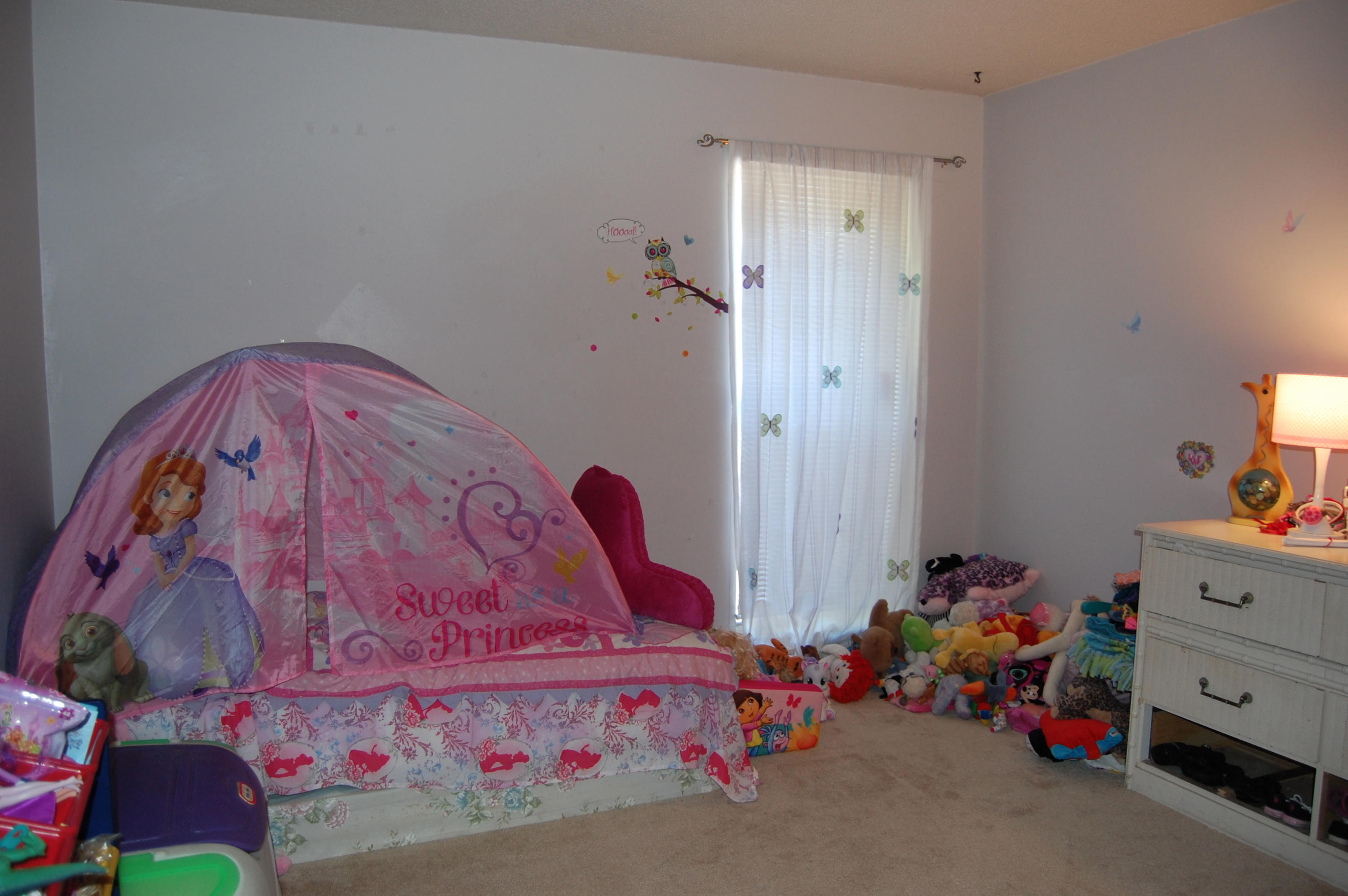 210 Pelham Road, Unit 206C Fort Walton Beach, FL 32547 - Photo 7 of 11 a bedroom with baby toys