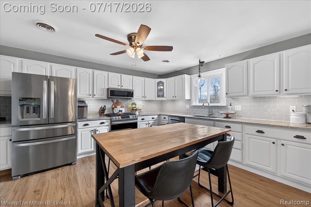 48188 Harris Road Belleville, MI 48111 - Photo 4 of 40
