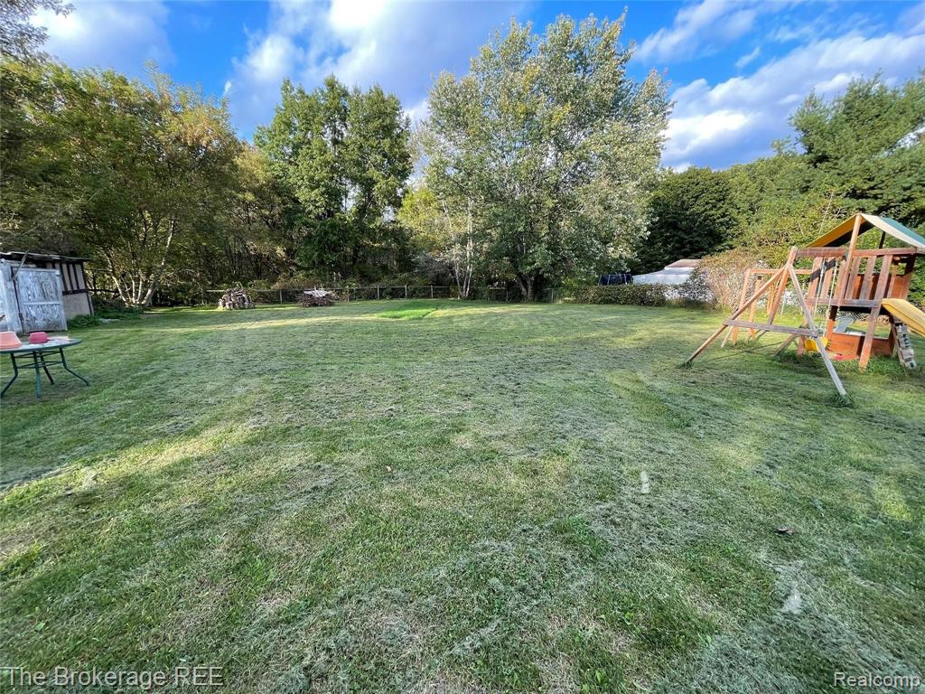 11255 Britton Road Byron, MI 48418 - Photo 5 of 7