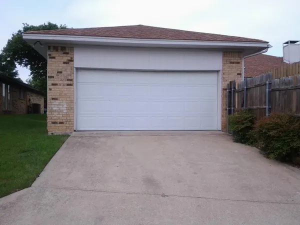 $2,200 | 12336 Ferris Creek Lane, Dallas, TX 75243