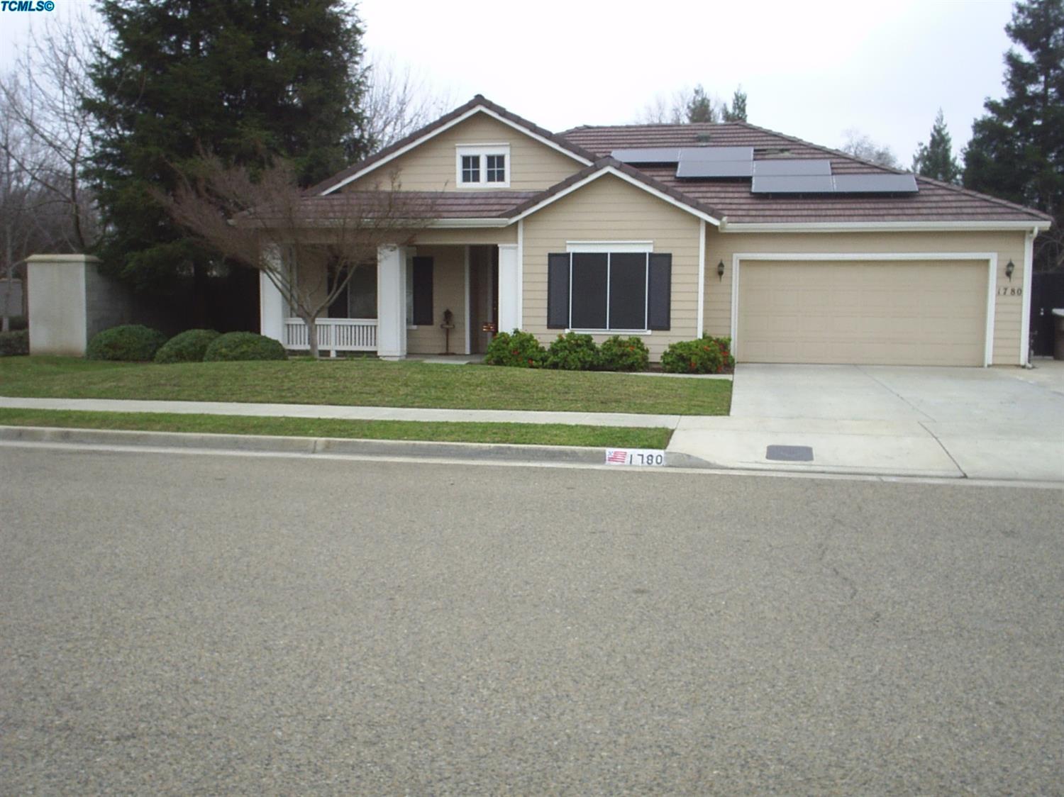1780 Riesling Street Tulare, CA 93274 - Photo 1 of 20 Primary Photo