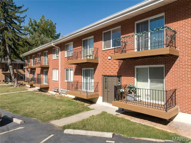 $7,120,000 | 4318 Walker Lane, Normandy, MO 63121