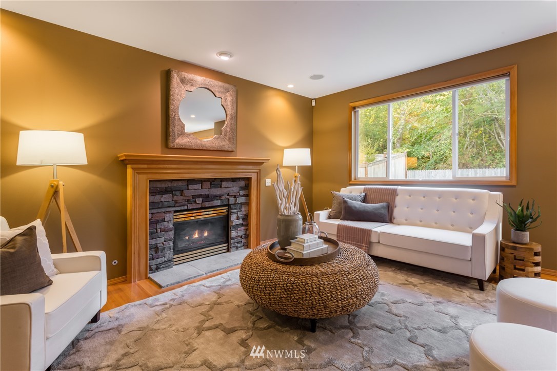 1006 185th Street Southeast Bothell, WA 98012 - Photo 4 of 25