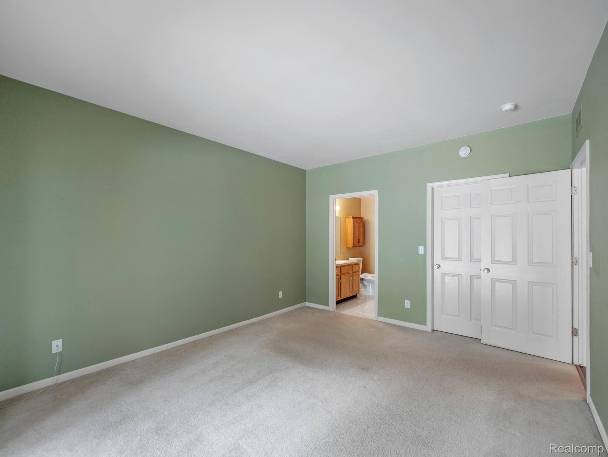 1830 Flagstone Circle, Unit 39 Rochester, MI 48307 - Photo 20 of 31 22-web-or-mls-P5000486.jpg