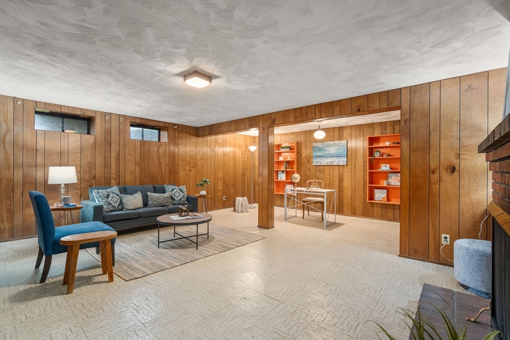 109 Shaw Road Belmont, MA 02478 - Photo 14 of 20