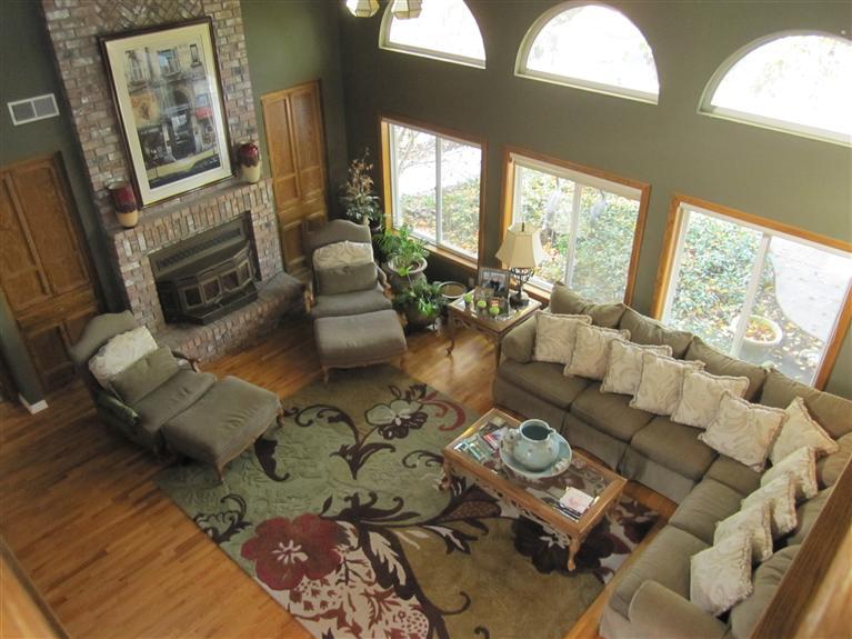 19292 Farallon Road Madera, CA 93638 - Photo 23 of 38 Great room from upstairs.