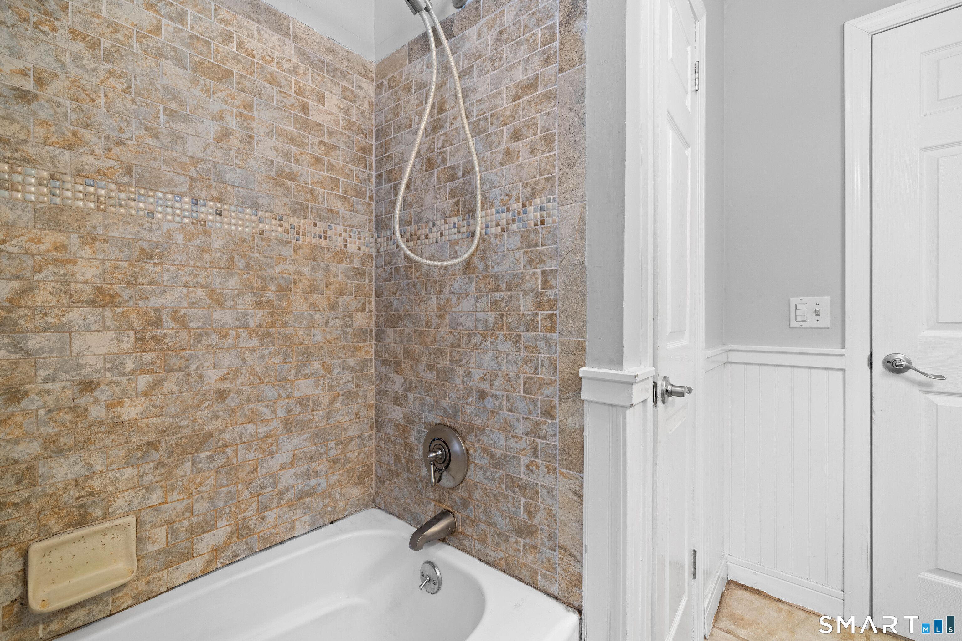 1020 Old Clinton Road Westbrook, CT 06498 - Photo 12 of 30 Full bathroom