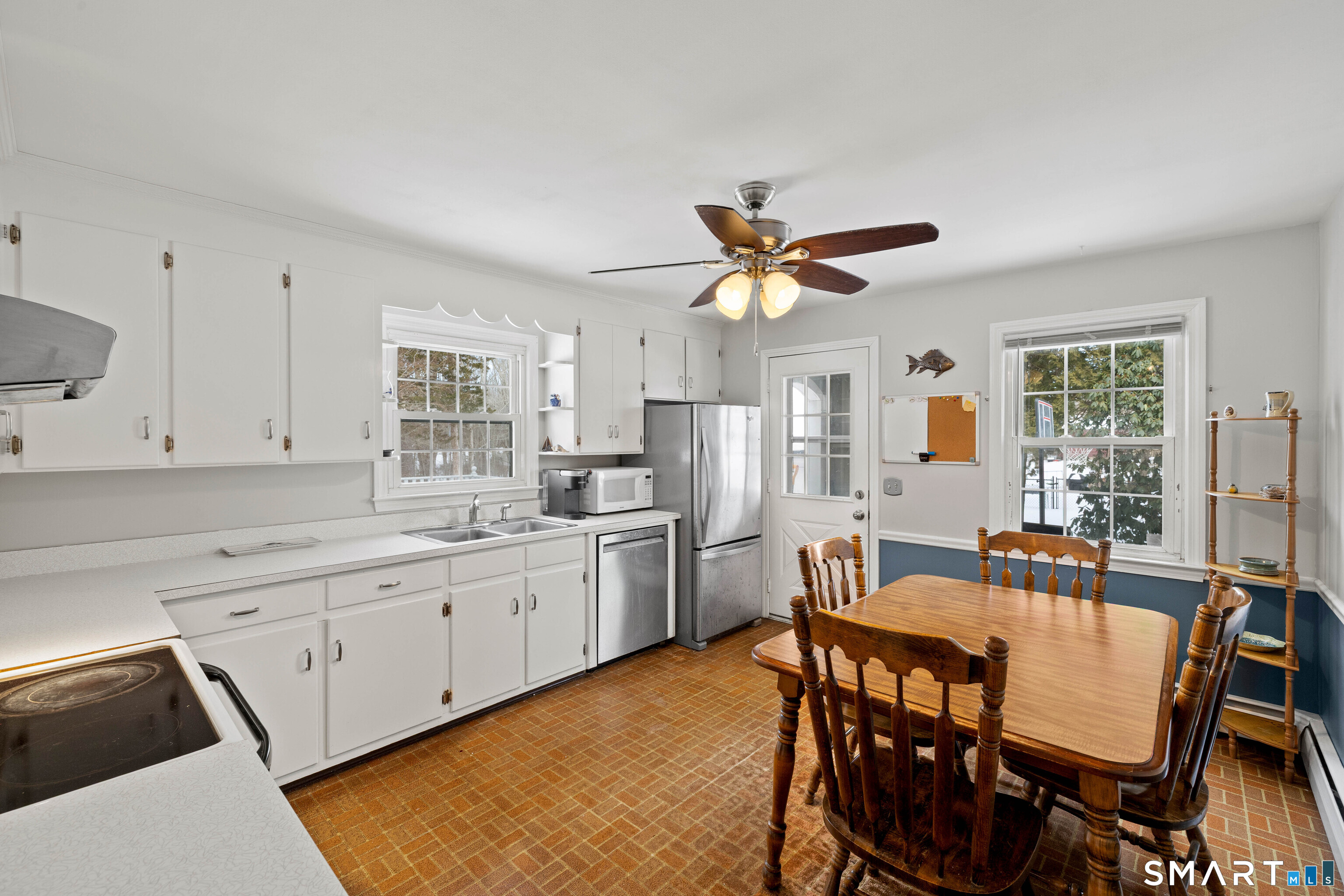 1020 Old Clinton Road Westbrook, CT 06498 - Photo 7 of 30 Eat-In Kitchen