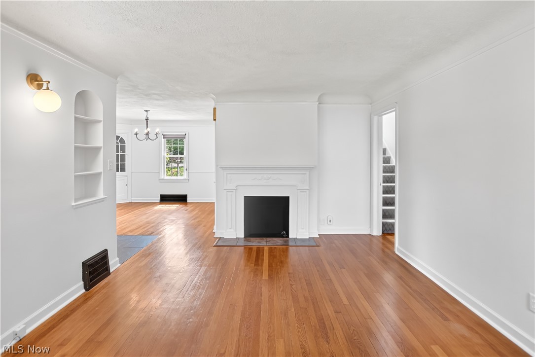 16305 Munn Road Cleveland, OH 44111 - Photo 8 of 36