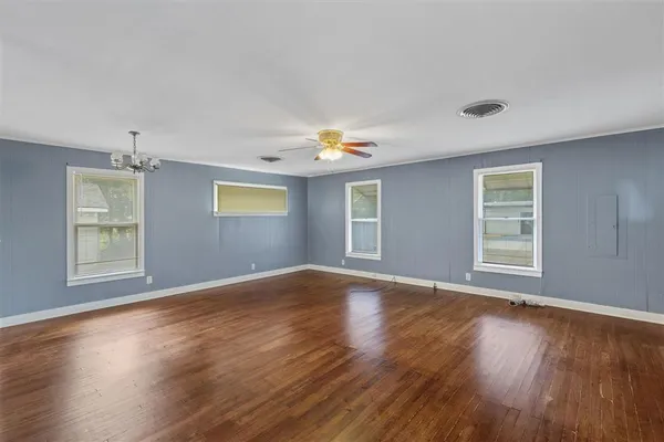 $1,100 | 2907 Common Street, Lake Charles, LA 70601