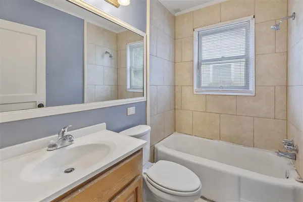 $1,100 | 2907 Common Street, Lake Charles, LA 70601