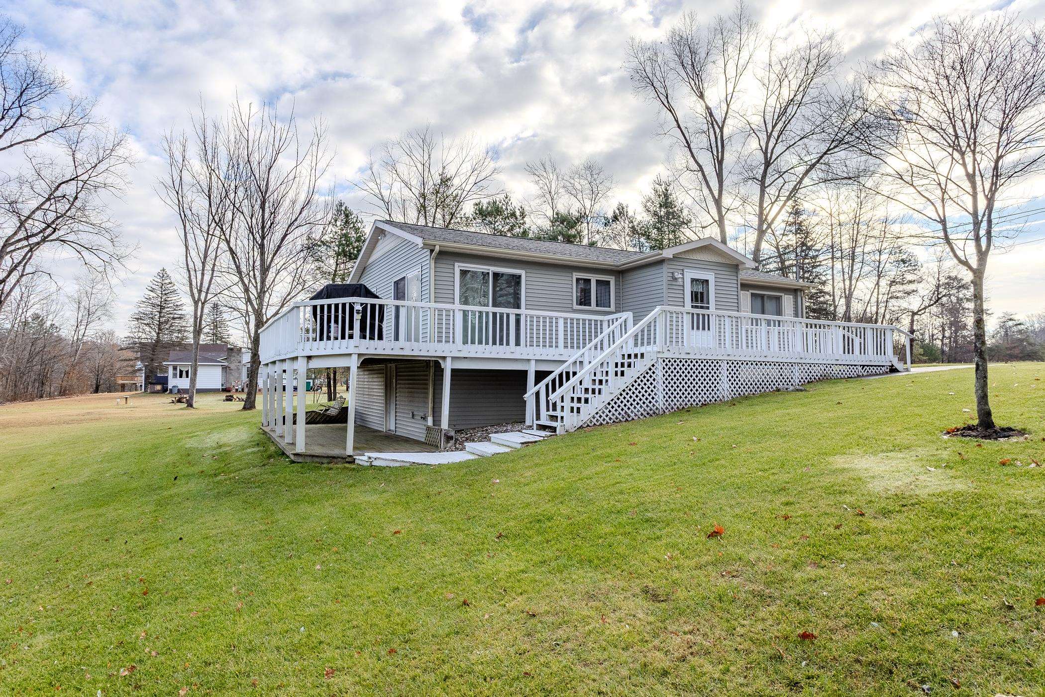 1009 Radov Road Gladwin, MI 48624 - Photo 2 of 36