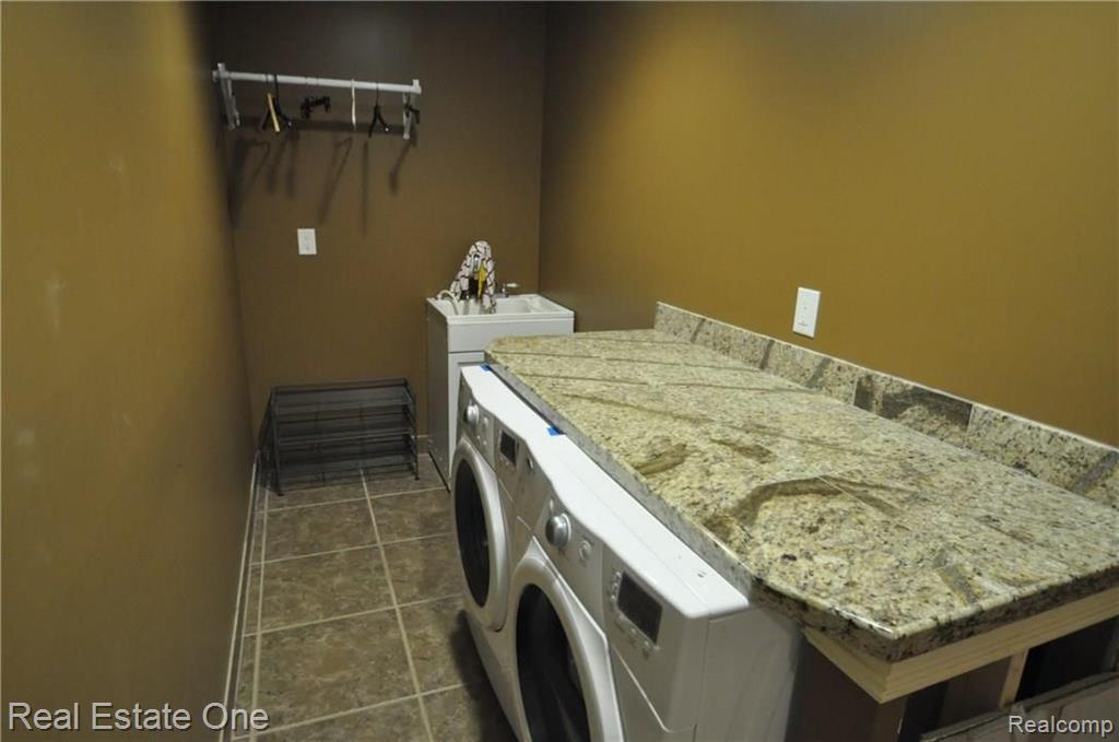 633 Baker Street Rochester Hills, MI 48307 - Photo 16 of 26