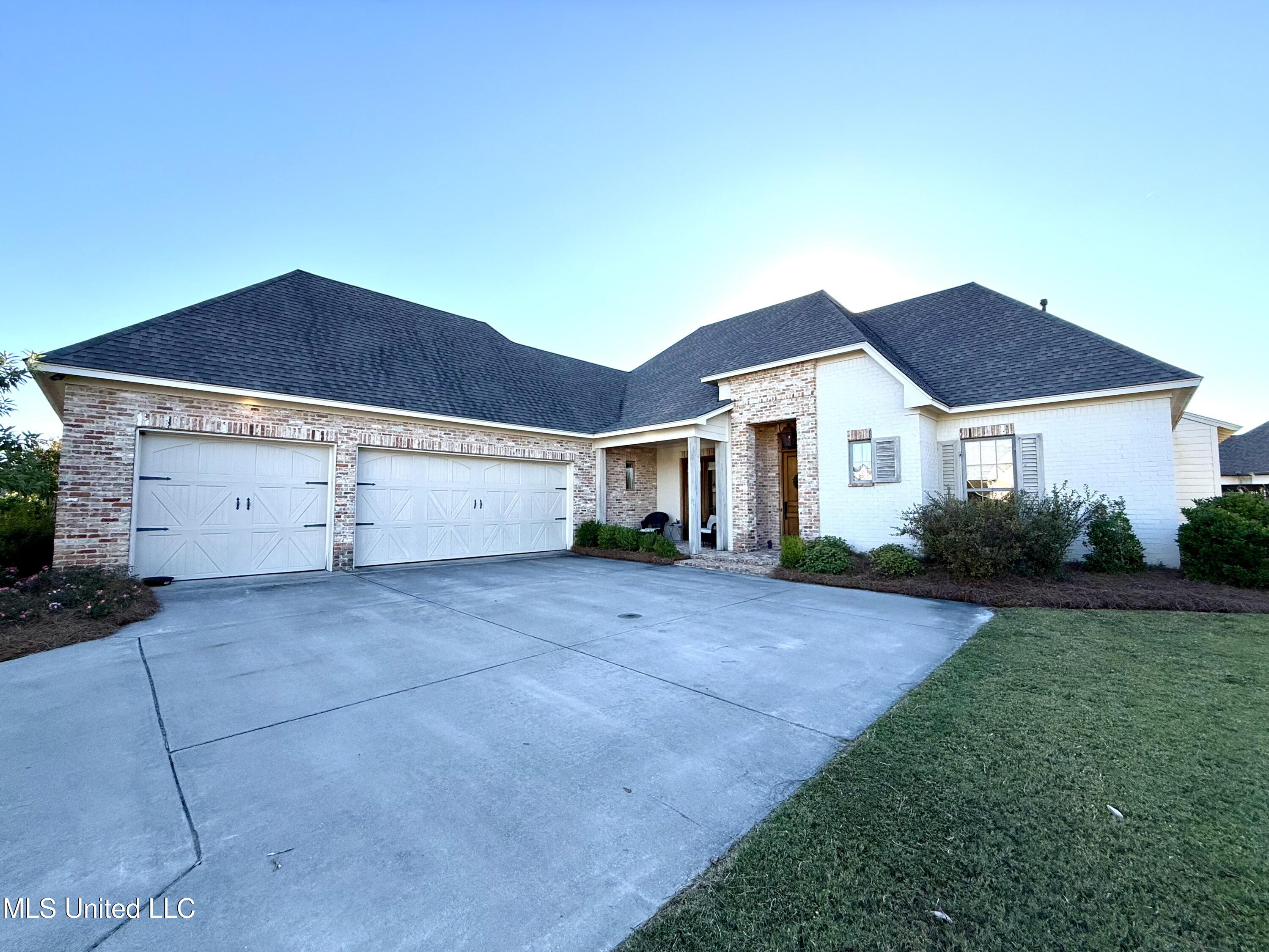 1004 Sapphire Crossing Flowood, MS 39232 - Photo 2 of 52 Photo Oct 15 2025, 4 51 28 PM