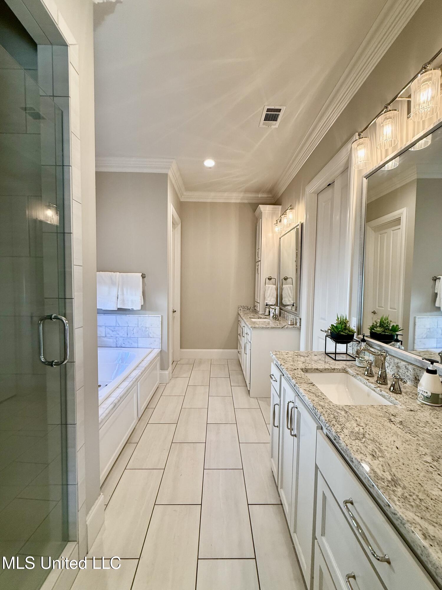 1004 Sapphire Crossing Flowood, MS 39232 - Photo 35 of 52 Photo Oct 15 2025, 4 33 17 PM