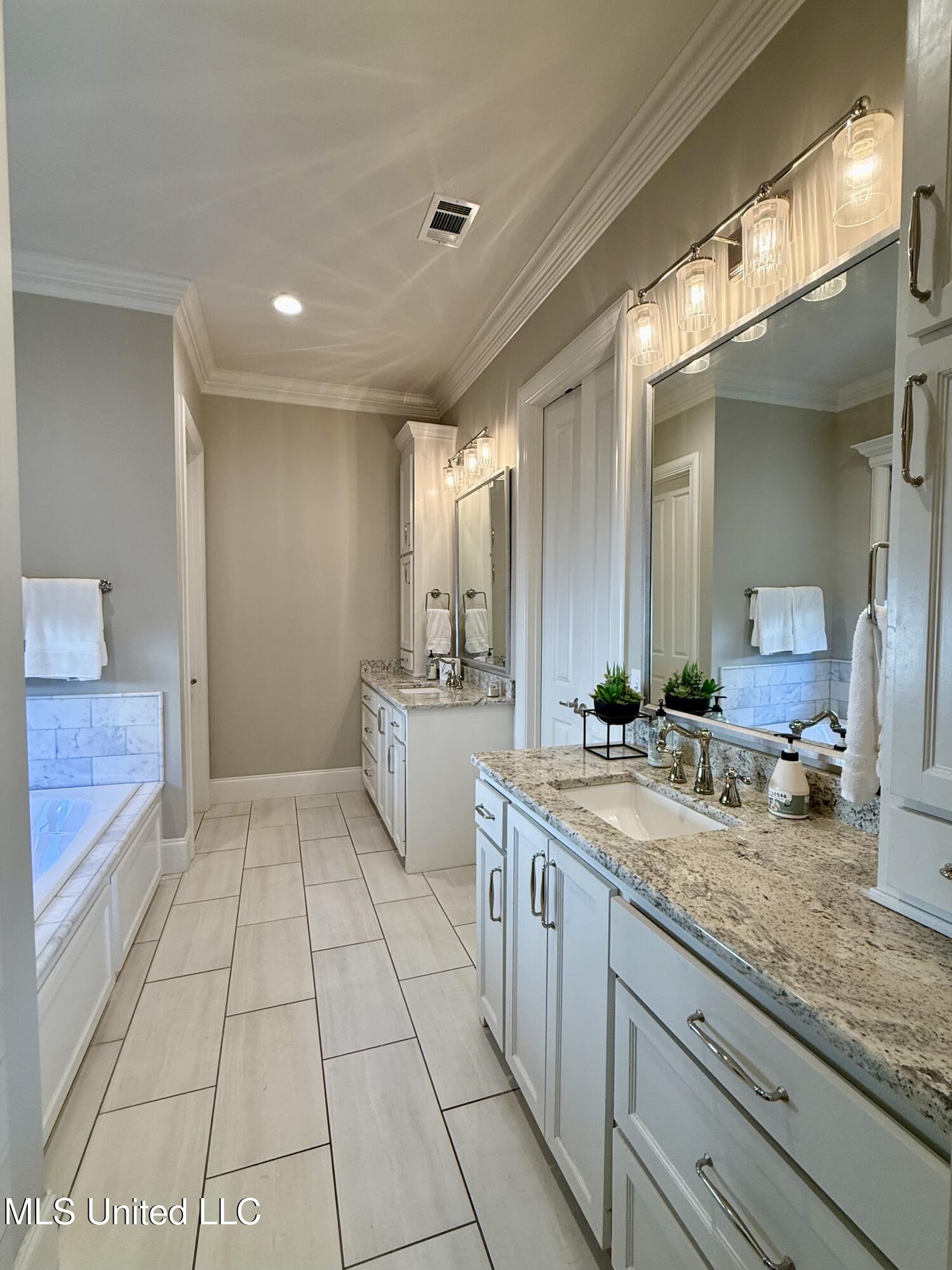 1004 Sapphire Crossing Flowood, MS 39232 - Photo 36 of 52 Photo Oct 15 2025, 4 33 23 PM