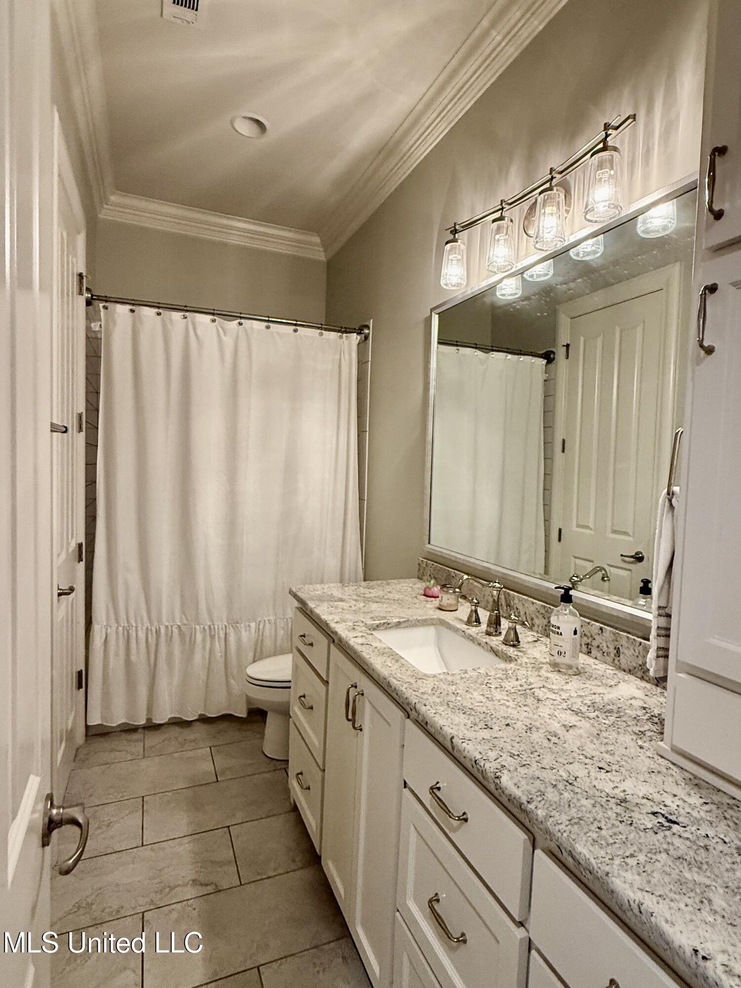 1004 Sapphire Crossing Flowood, MS 39232 - Photo 43 of 52 Photo Oct 15 2025, 4 44 34 PM