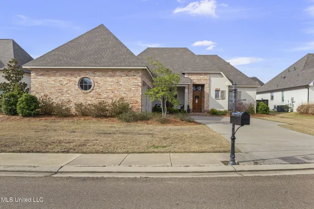 $529,900 | 1004 Sapphire Crossing, Flowood, MS 39232
