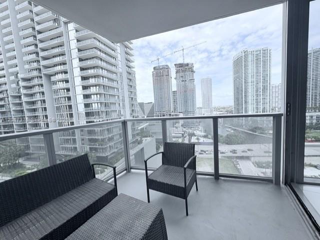 31 Southeast 6th Street, Unit 2001 Miami, FL 33131 - Photo 5 of 10