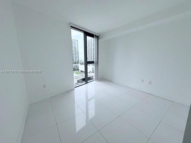 31 Southeast 6th Street, Unit 2001 Miami, FL 33131 - Photo 7 of 10