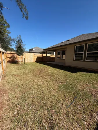 $2,100 | 18721 Timber Gln Drive, Montgomery, TX 77316