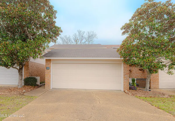 $220,000 | 418 Lakebend Place, Brandon, MS 39042