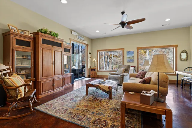 $1,375,000 | 476 Waterfront Way, Ten Mile, TN 37880