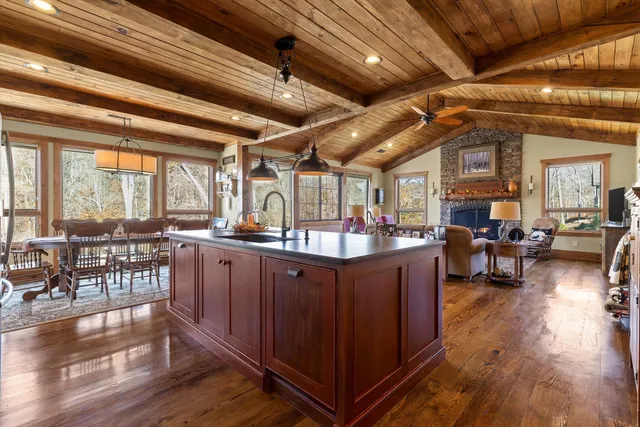 $1,375,000 | 476 Waterfront Way, Ten Mile, TN 37880