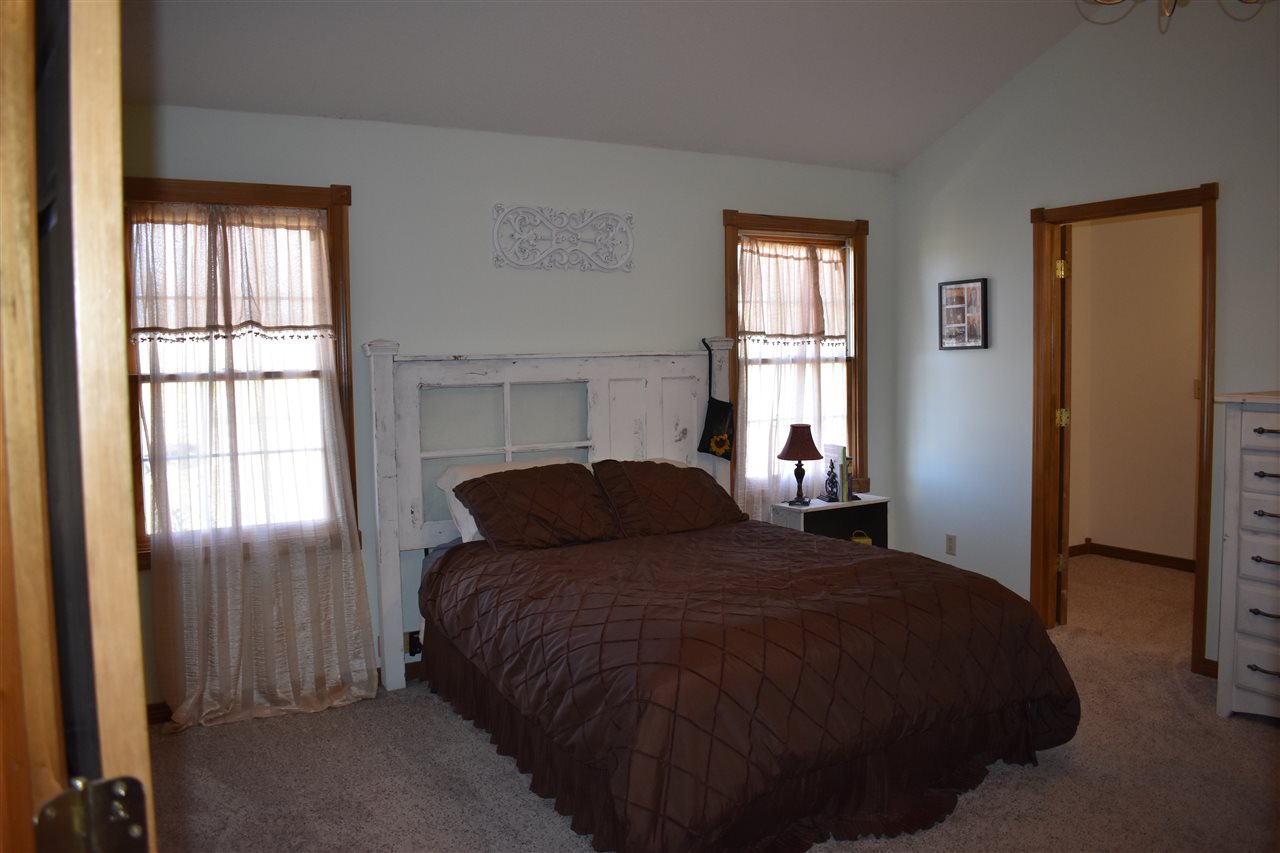 1852 North Blue Barn Road Bloomfield, IN 47424 - Photo 7 of 17