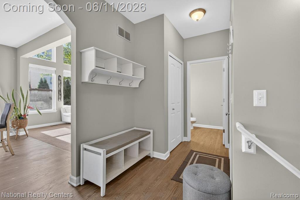 27412 Victoria Road Novi, MI 48374 - Photo 14 of 61